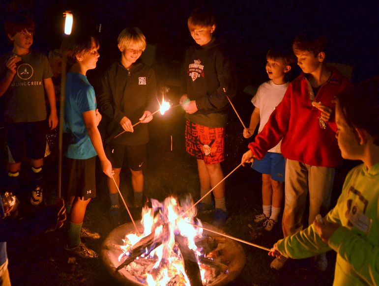 Not much better things than making a good ’smore with camp friends.