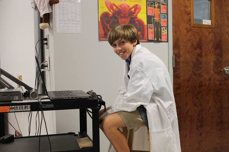 Connecting both the sight and sound at the same time is a great way to remember birds that you usually don’t see except in videos. Here is Max at the class’s computer station, taking the place of Mr. Levin, the regular science teacher.